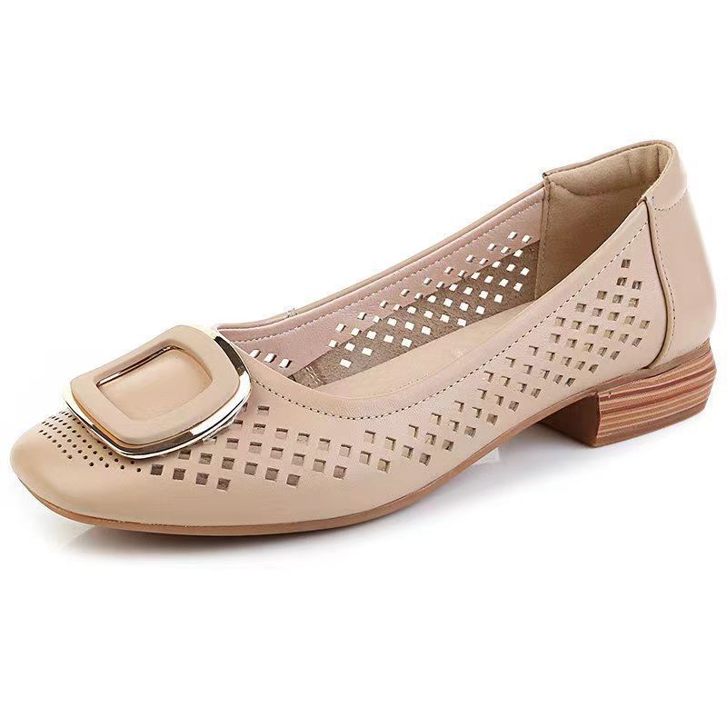 Pantofi cu găuri Sandale de damă Noua vară cu toc gros Pantofi mici din piele Pantofi pentru mamă scobiți la modă Pantofi de damă decoltat cu fundul moale